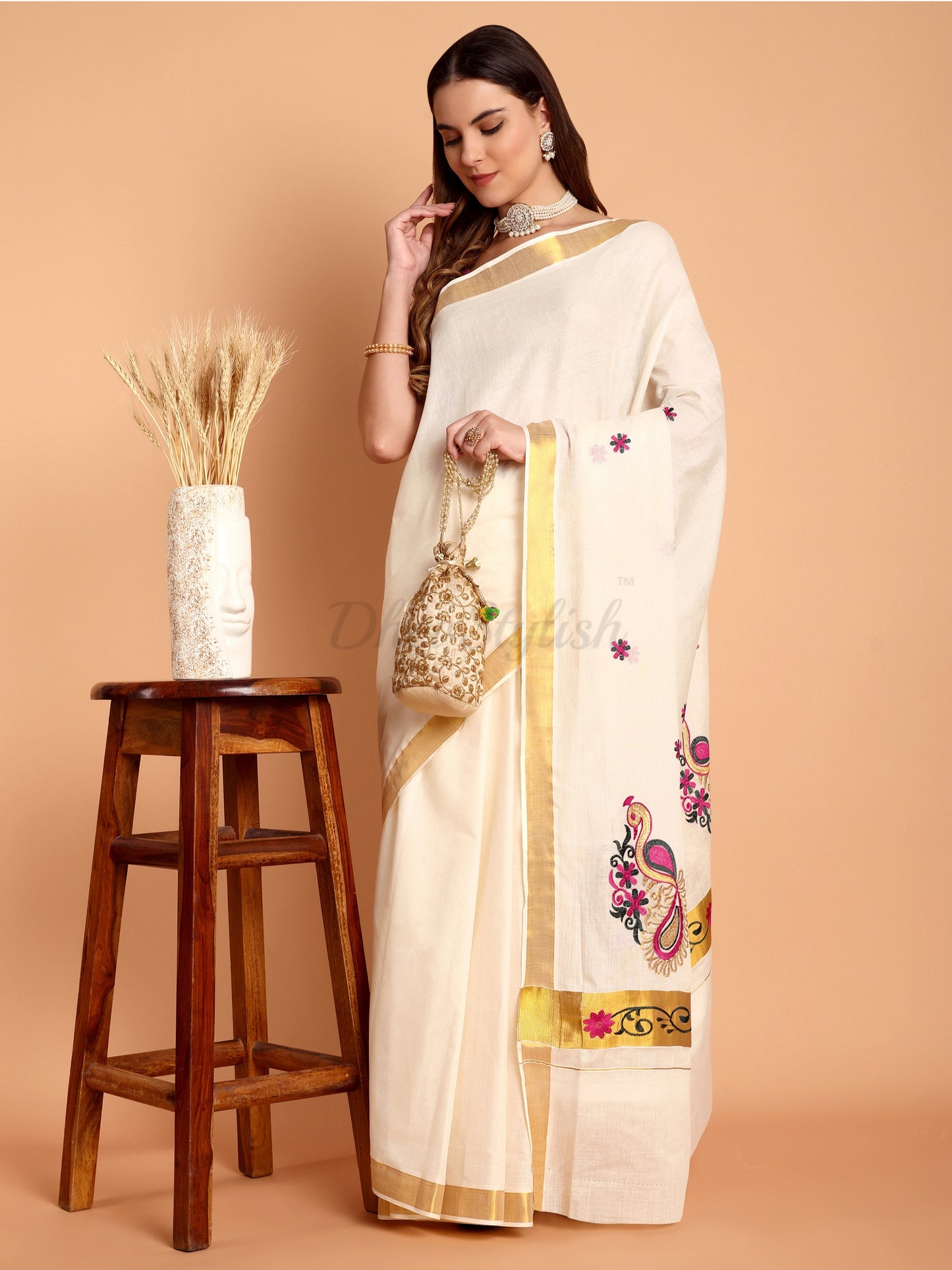 DhevStylish Womens Kasavu Fancy Peacock Embroidery Design Saree with Running Blouse | Saree length: 6.25 Meter (Pink, Bottle Green, Gold, White)